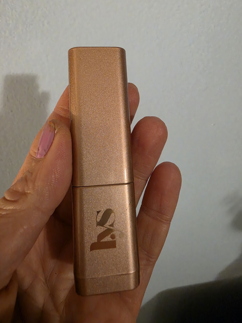 NO LIMITS Cream Bronzer and contour Stick in Courage